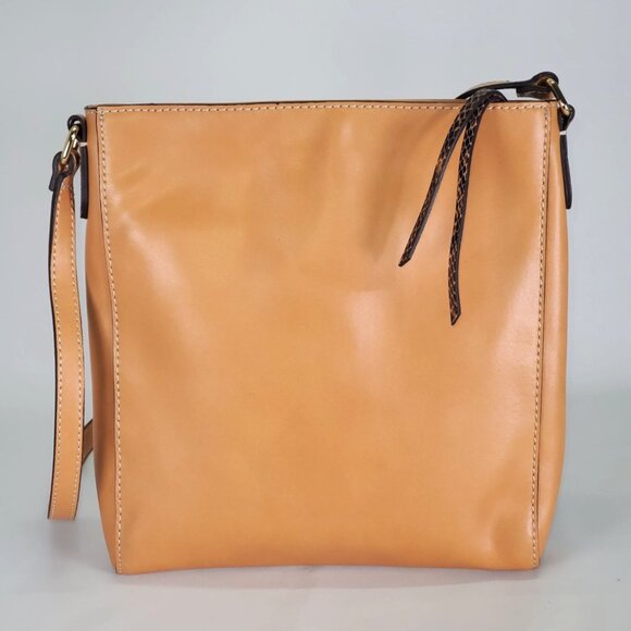 NWOT G.I.L.I. Women's Honey Brown Leather Flat Double Zip Crossbody 1438 - Picture 5 of 11